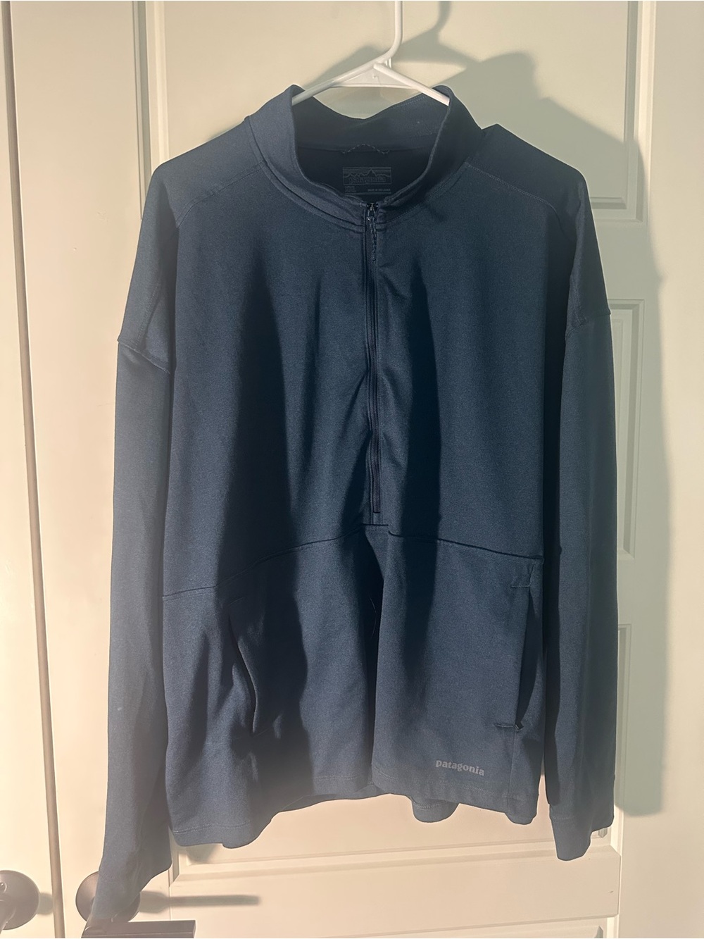 Patagonia  Women’s Navy Quarter-Zip Pullover. Size XXL.